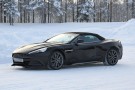 Aston Martin Vanquish Volante spiata ancora sulla neve Aston Martin Vanquish Volante spiata ancora sulla neve