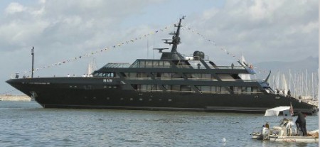 Yacht Giorgio Armani