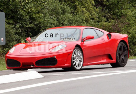 Le immagini della nuova Ferrari FX70 