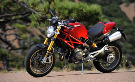 Il nuovo Ducati Monster 1100, immagini ufficiali della naked italiana