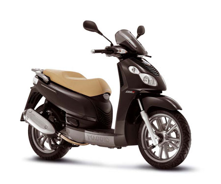 Il nuovo Piaggio Carnaby 250 i.e.