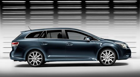 nuova toyota avensis immagine ufficiale laterale