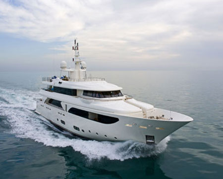 il nuovo crn hana, uno degli yacht che più hanno impressionato al salone di genova