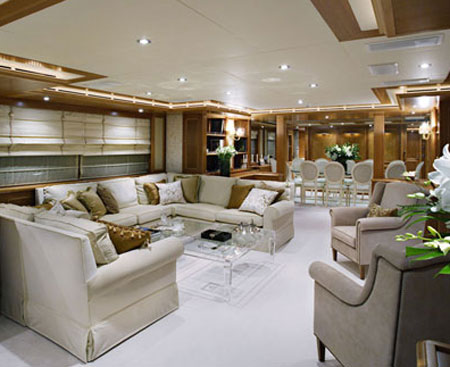 gli interni del nuovo crn hana, uno degli yacht che più hanno impressionato al salone di genova