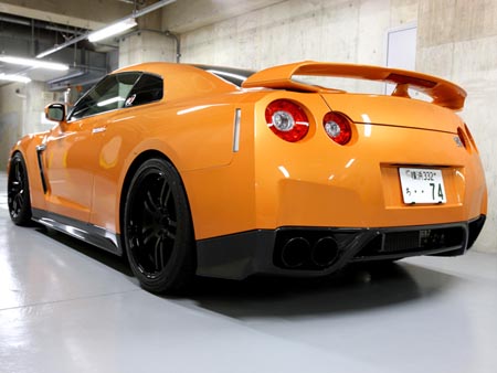 il retro della Nissan Gt-r con il bodykit del preparatore giapponese Zele