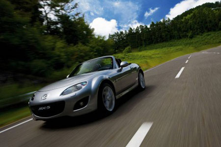 Mazda MX5 maquillage leggero per Parigi