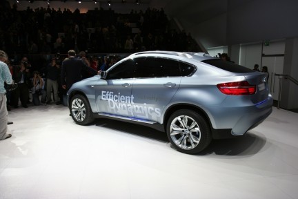 BMW X6 ActiveHybrid spiata