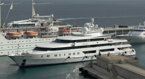 Indian Empress, il mega yacht disponibile per il noleggio