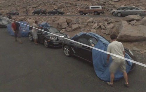 Google Street view per una volta ha fatto il paparazzo, beccate delle Porsche in test segreti
