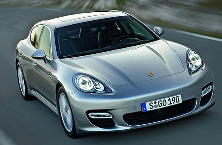 Panamera, debutto ufficiale al prossimo Salone di Shangai per la quattro porte Porsche