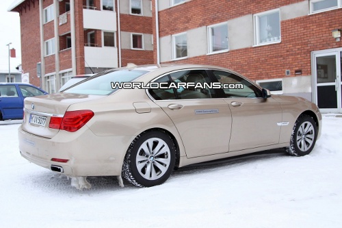 BMW Serie 7 ibrida: foto spia dal grande freddo