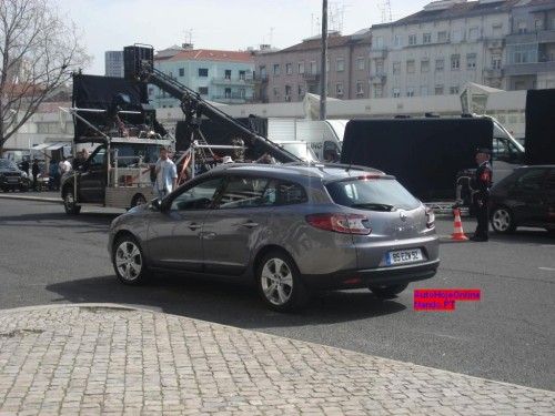 renault-megan-grandtour-spied-on-film-set-2009_3