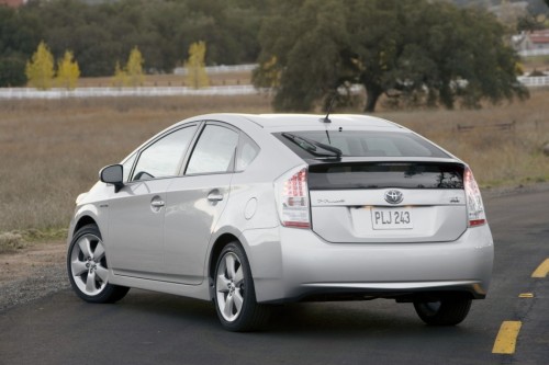 05_10_prius-0112-950x650