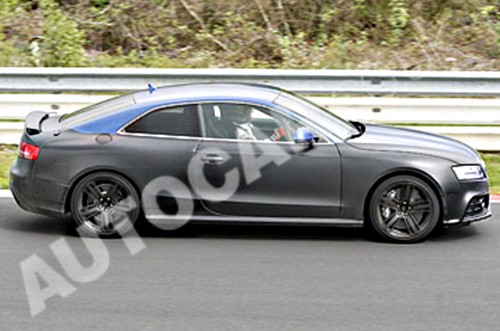 Nuova Audi RS5, foto spia dei test al Nurburgring