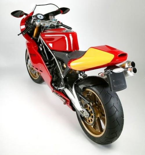 ducati-supermono-strada-1