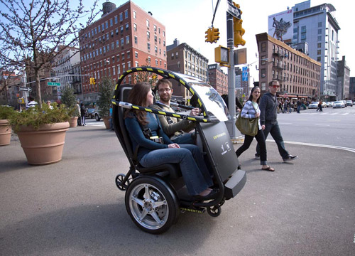 GM e Segway reinventano il trasporto urbano con P.U.M.A.