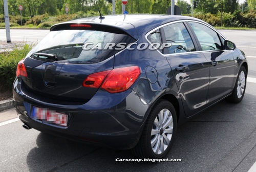 2010-opel-astra-4