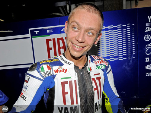 Valentino Rossi nel box del Team Fiat Yamaha 