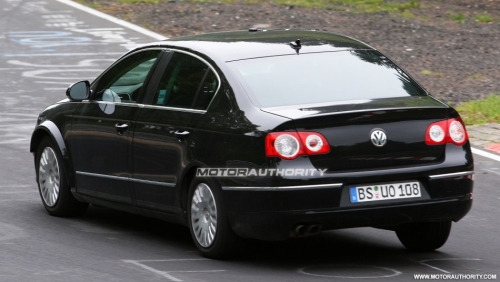 2012_volkswagen_passat_test_mule_spy_shots_june_006-0529-950x650