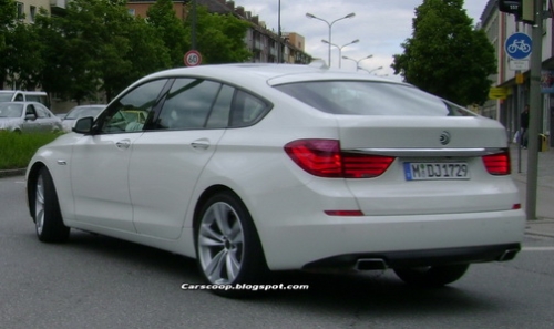 Foto spia BMW Serie 5 e BMW X1
