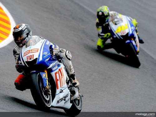 Lorenzo e Rossi in lotta sul circuito di Catalunya 2009