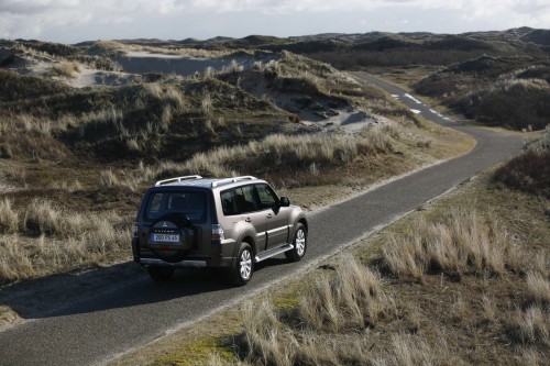 2010-mitsbubishi-pajero-5