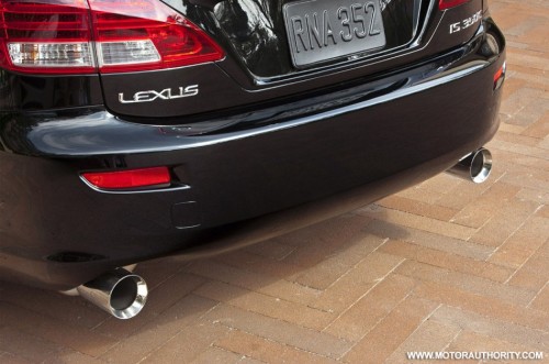 2010_lexus_is_c_f_sport_005-0516-950x650