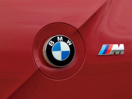 bmw-z4-m-roadster-silver-logo