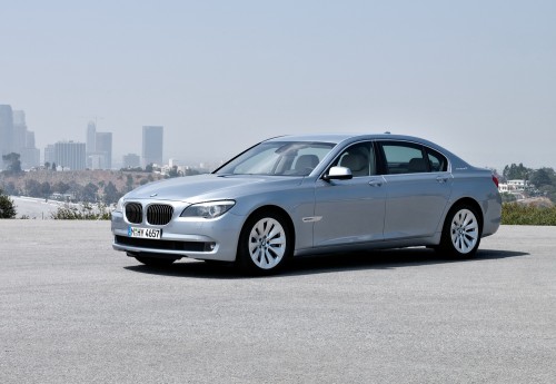 Dati ufficiali BMW Serie 7 ibrida