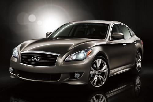 2010-Infiniti-M-1