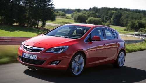 2010-Opel-Astra-1