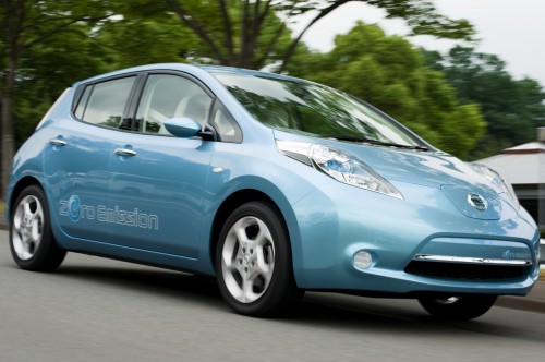 Nissan Leaf, prime immagini ufficiali dell'elettrica giapponese