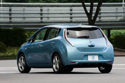 nissan-leaf_hi_011