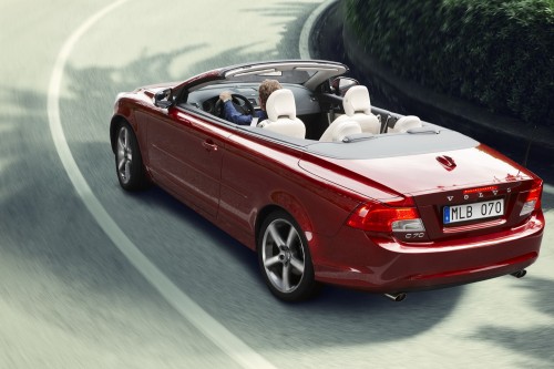 2010-Volvo-C70-19