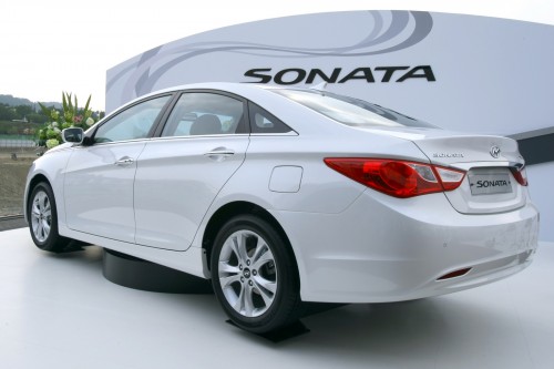 2011-Hyundai-Sonata-23