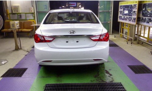 2011-Hyundai-Sonata-YF-3