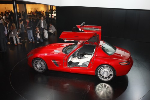 Mercedes-Benz-SLS-AMG-1