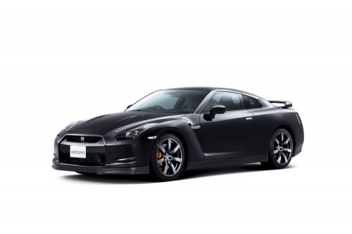 2011-Nissan-GT-R-72