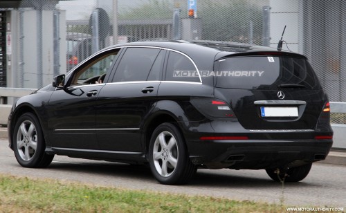 2011-mercedes-benz-r-class-facelift-spy-shots_100230575_l