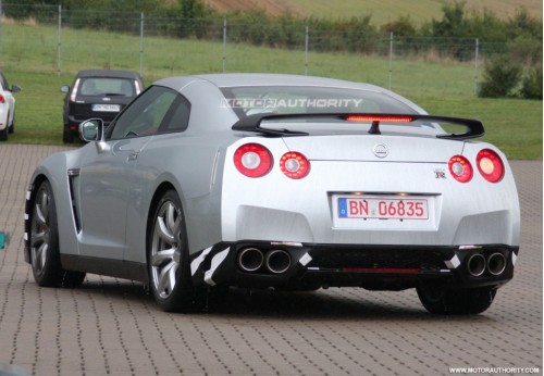 2011-nissan-gt-r-specm-spy-shots_100228619_l