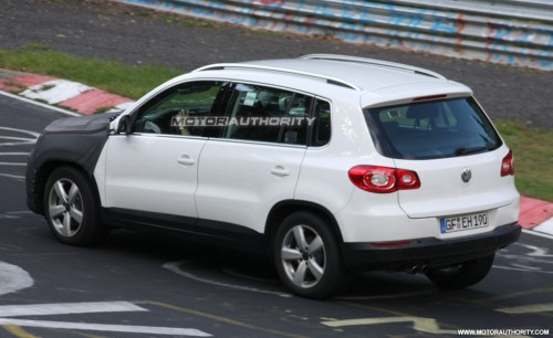2011-volkswagen-tiguan-facelift-spy-shots_100230923_l