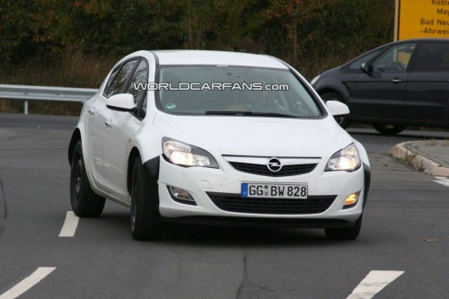 Opel Zafira 2012 foto spia