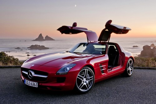 Mercedes-Benz-SLS-AMG-Gullwing-13