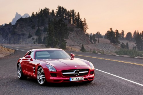 Mercedes-Benz-SLS-AMG-Gullwing-17