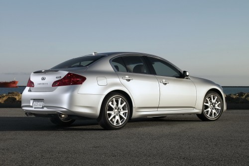 2010-Infiniti-G37-Sedan-5