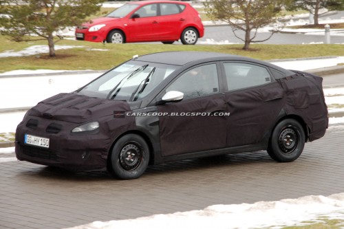 2011-Hyundai-Elantra-Accent-Spy-5