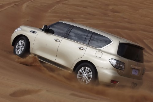 2011-Nissan-Patrol-9