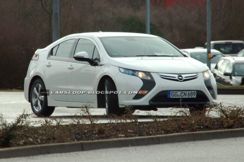 Opel Ampera foto spia