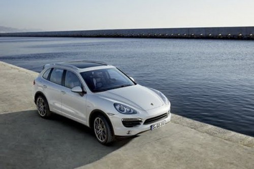 2011-Porsche-Cayenne-21