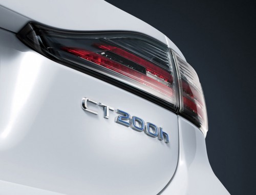 2011-lexus-ct-200h-teaser_100306333_l